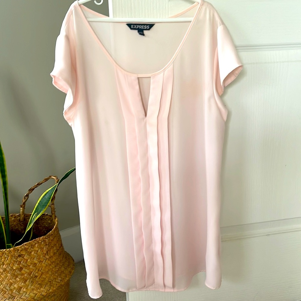 Express Short Sleeve Blouse Medium